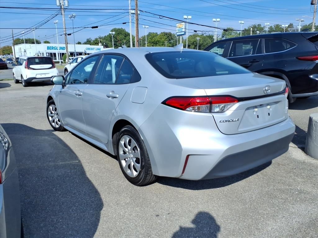 2024 Toyota Corolla LE photo 4