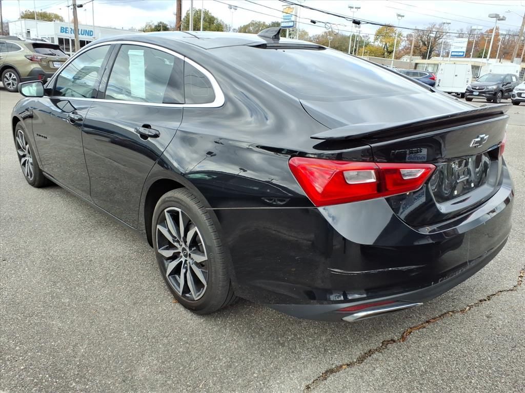 2022 Chevrolet Malibu RS photo 2