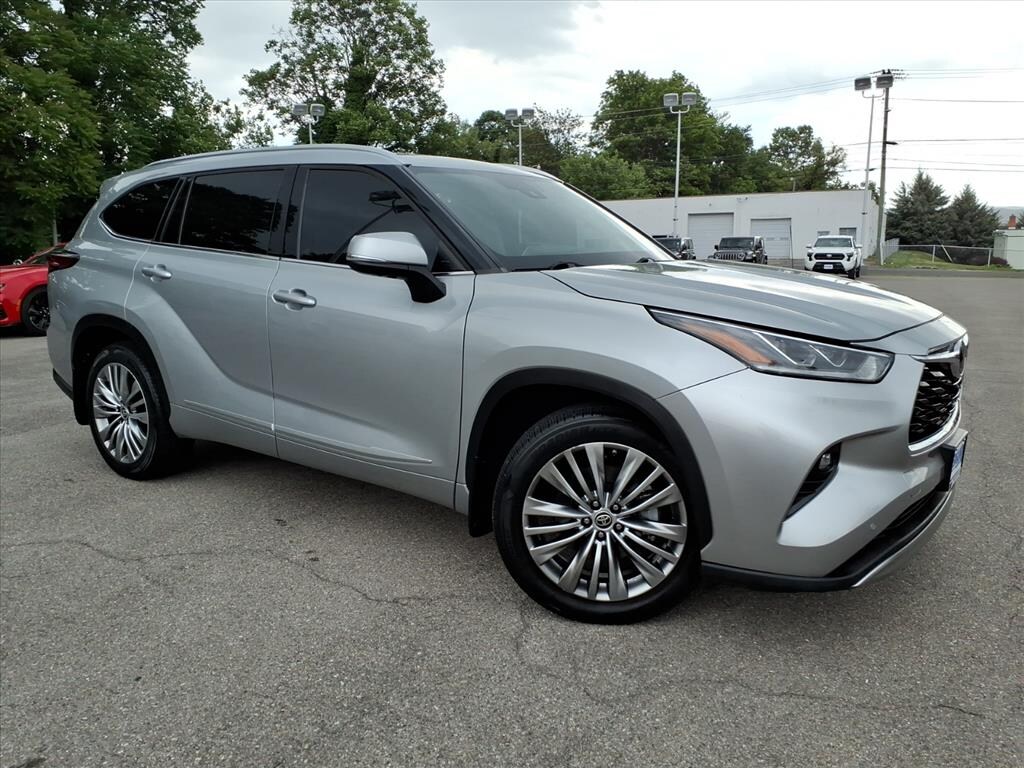 Used 2021 Toyota Highlander Platinum Sport Utility