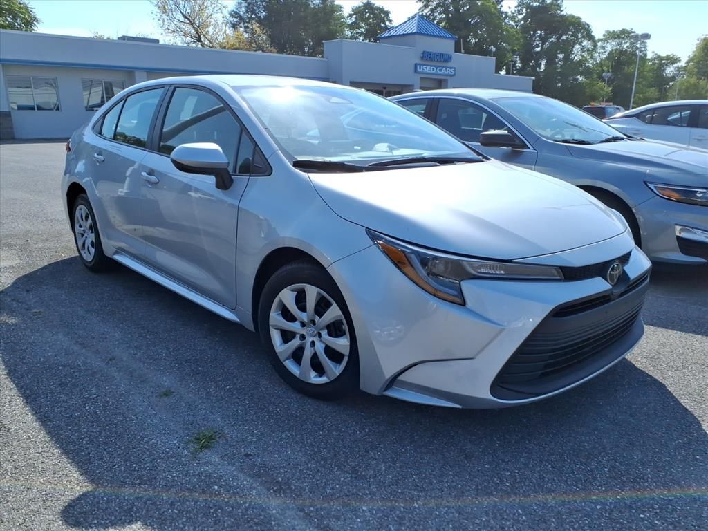 2024 Toyota Corolla LE photo 2