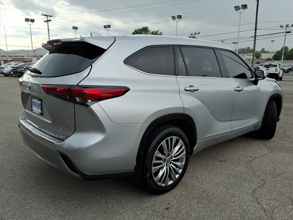 Used 2021 Toyota Highlander Platinum Sport Utility