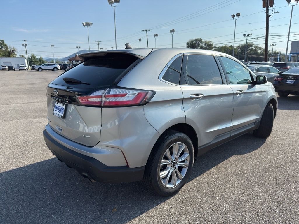 2024 Ford Edge Titanium photo 2