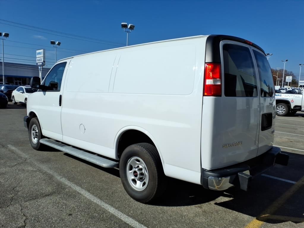 2024 Gmc Savana Cargo 2500 photo 2
