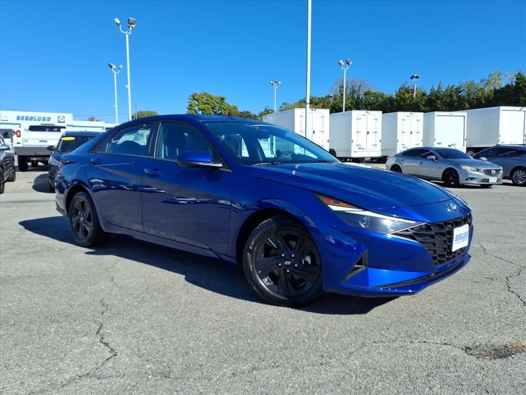 Used 2023 Hyundai Elantra SEL Sedan