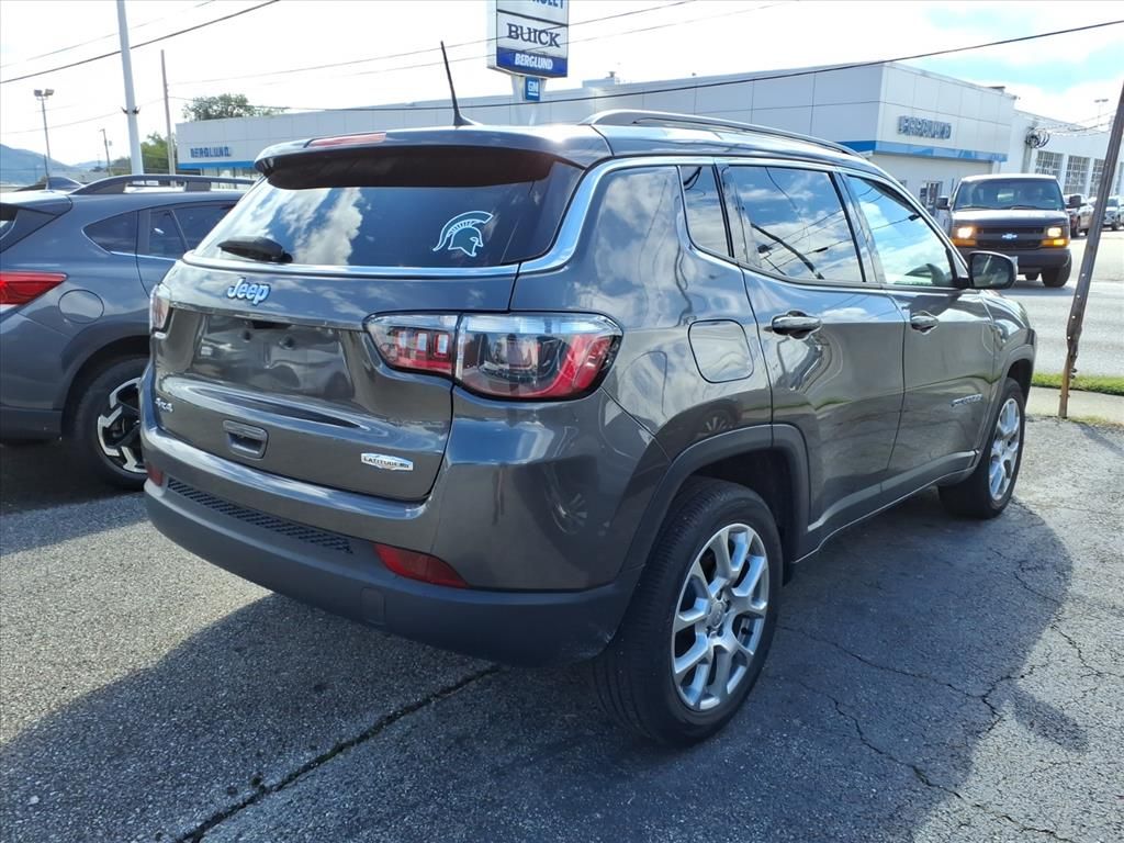 2022 Jeep Compass Latitude photo 3