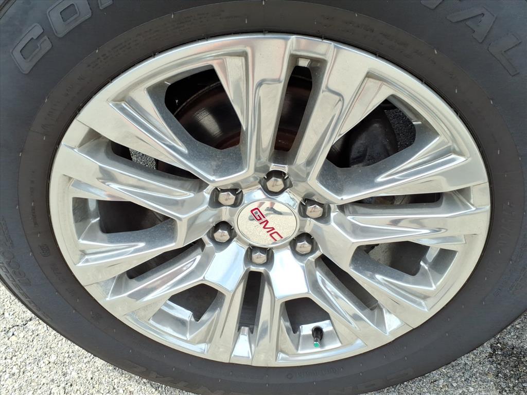 2022 GMC Yukon SLT - Photo 11