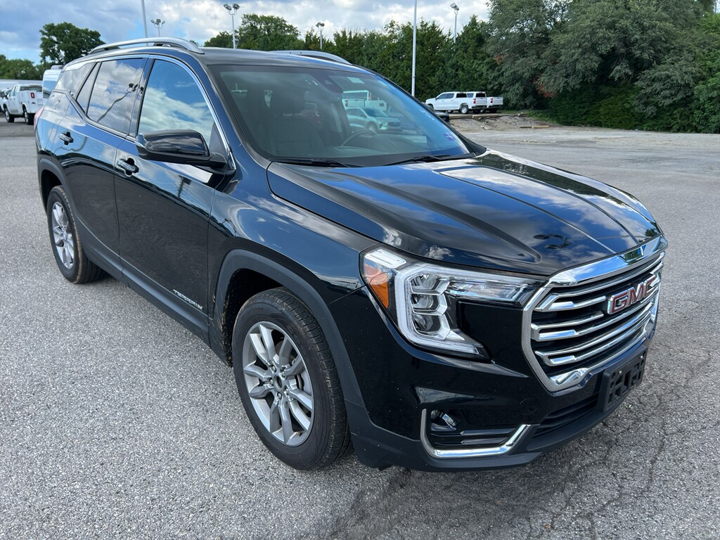 Used 2024 GMC Terrain SLT Wagon