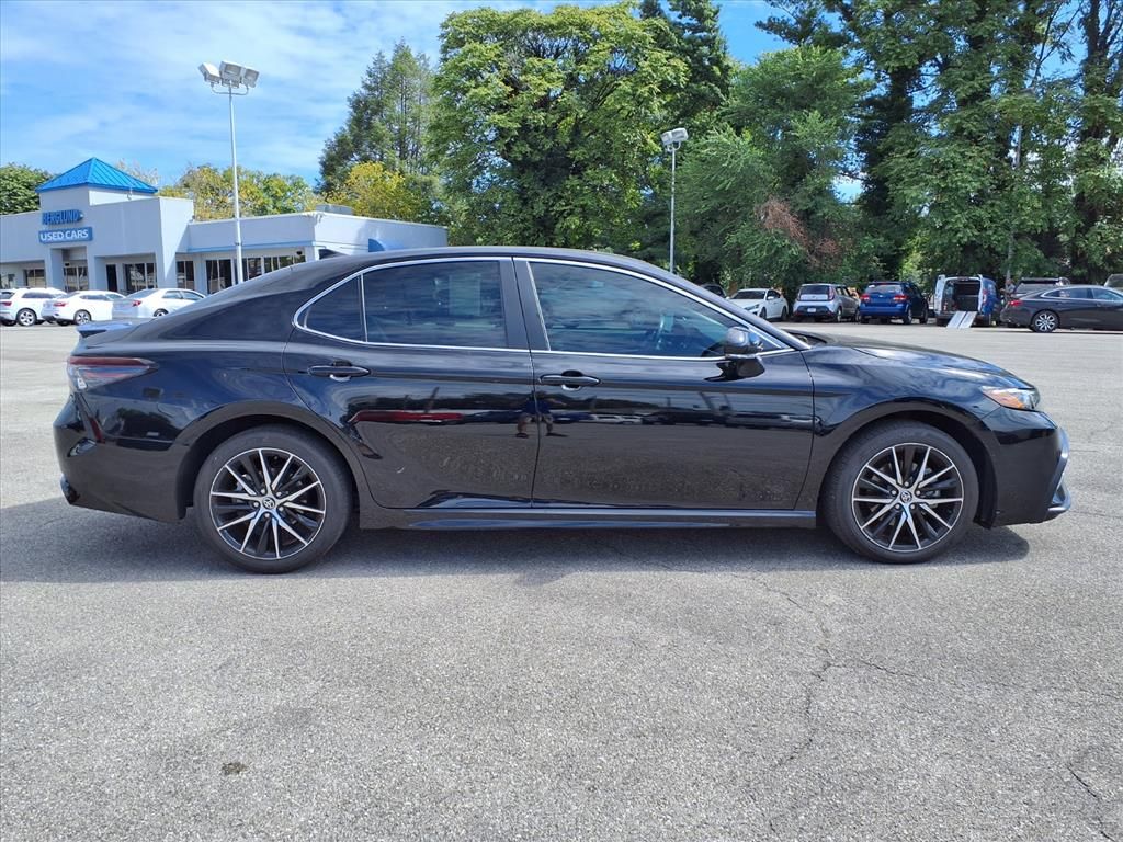 2024 Toyota Camry SE photo 2