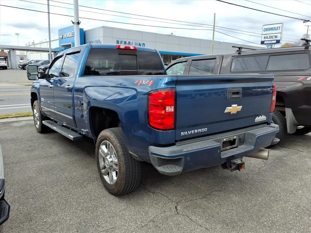 2018 Chevrolet Silverado 2500HD High Country photo 3