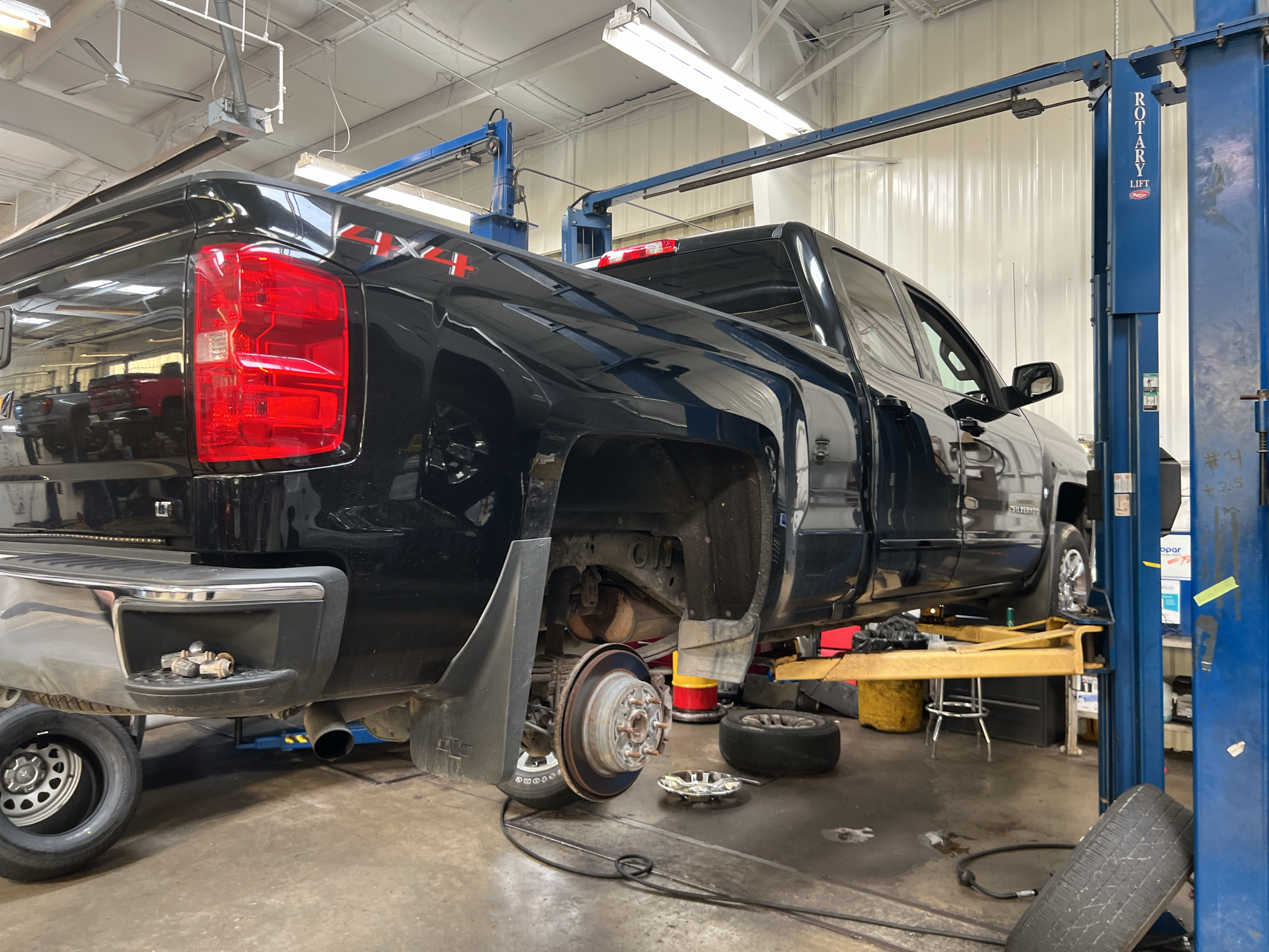 Used 2018 Chevrolet Silverado LT Crew Cab