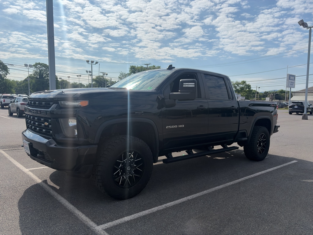 2023 Chevrolet Silverado HD Custom 4WD Crew Cab Standard Box's photo