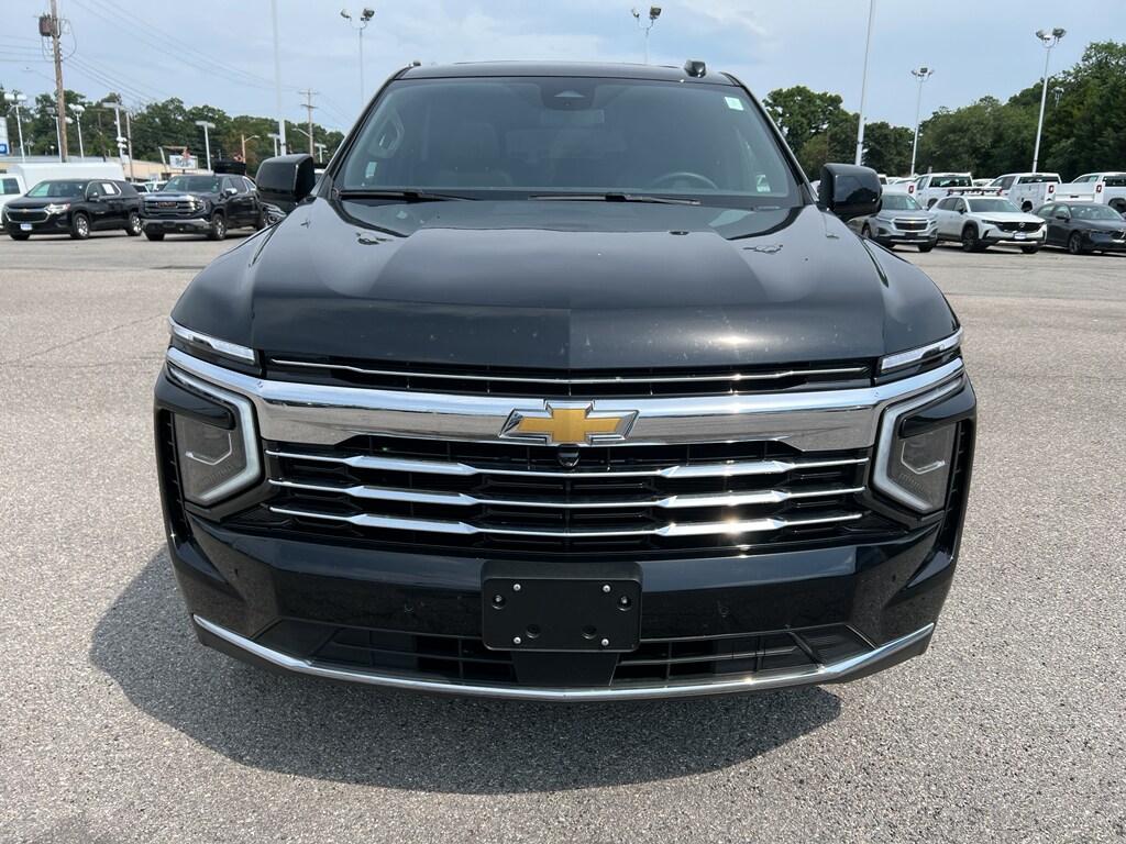 Used 2025 Chevrolet Suburban LT Sport Utility