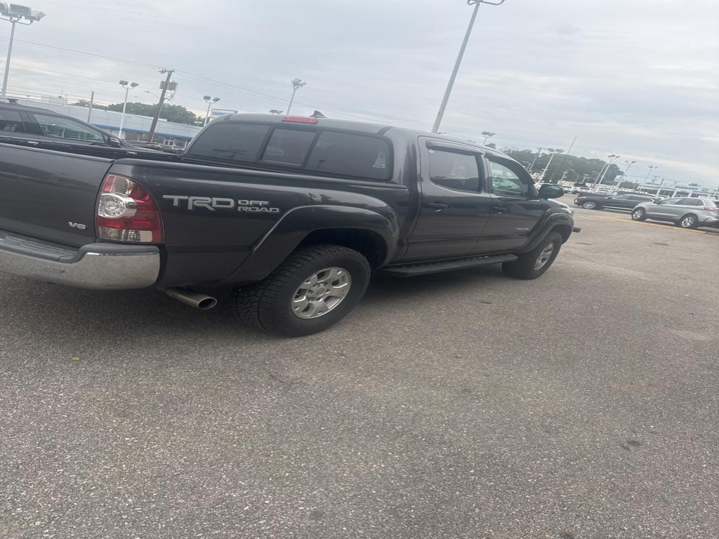 2015 Toyota Tacoma Base V6 Double Cab photo 3