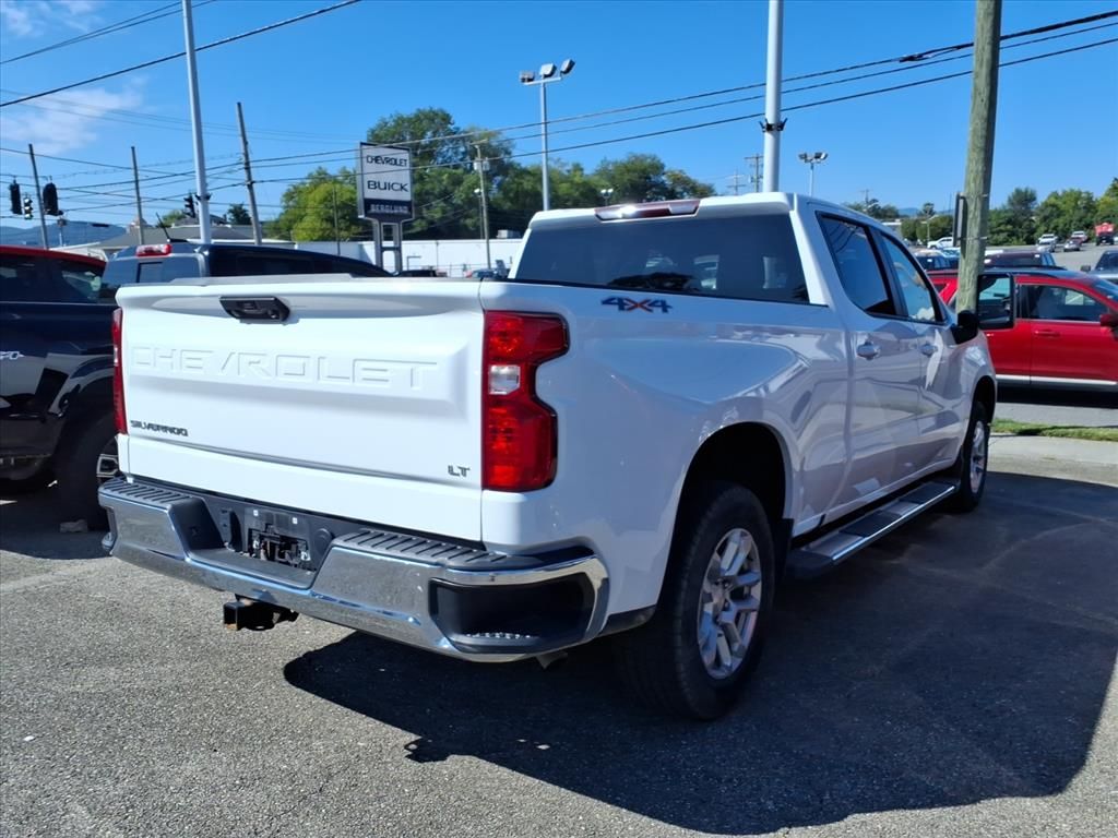 2022 Chevrolet Silverado 1500 LT photo 3
