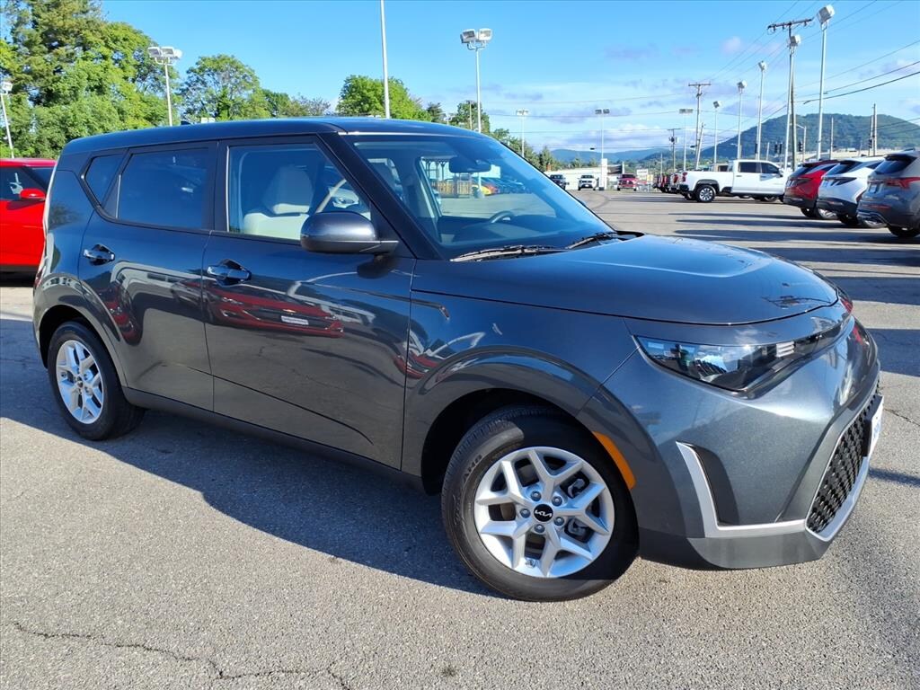Used 2025 Kia Soul Wagon