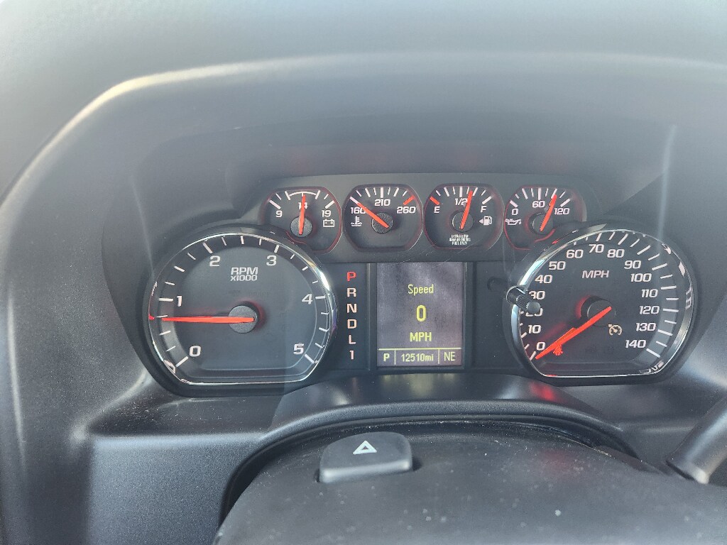 2022 Chevrolet Silverado 5500HD Work Truck photo 2