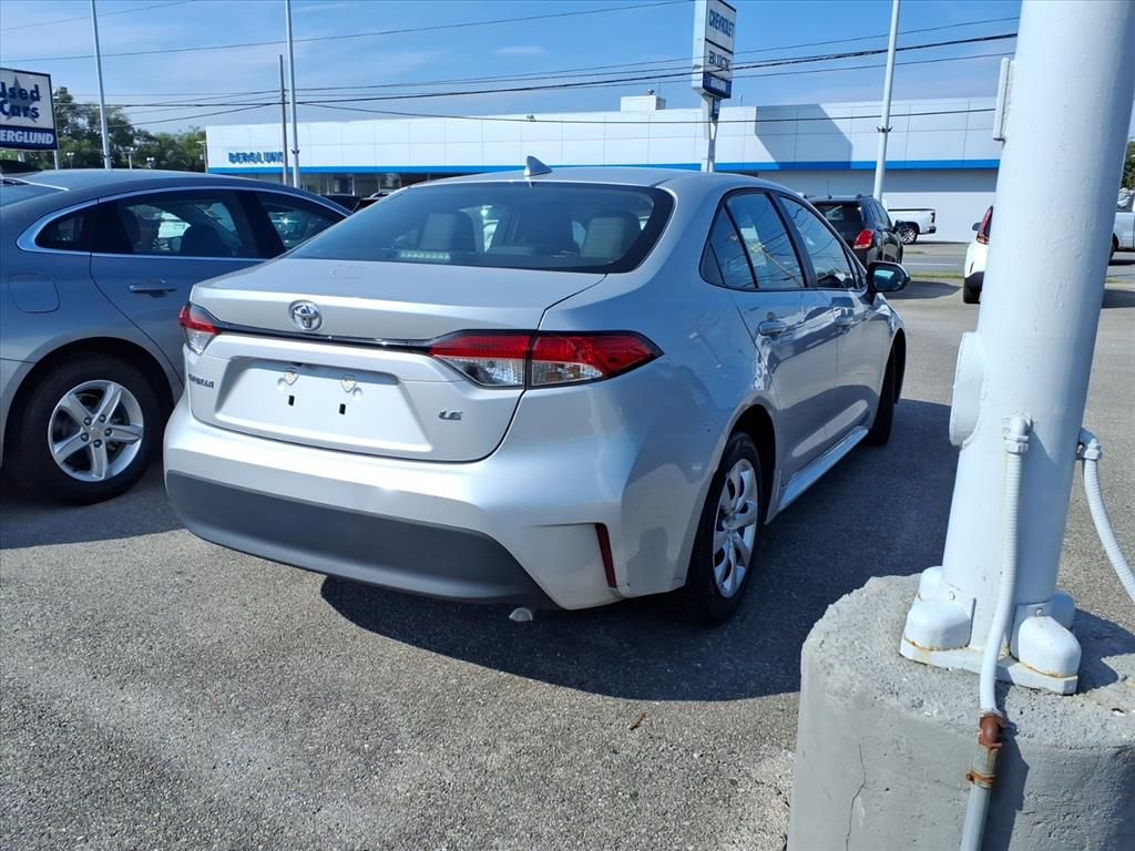 2024 Toyota Corolla LE photo 3