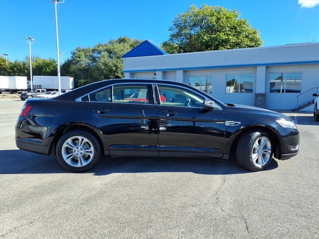 Used 2017 Ford Taurus SE Sedan