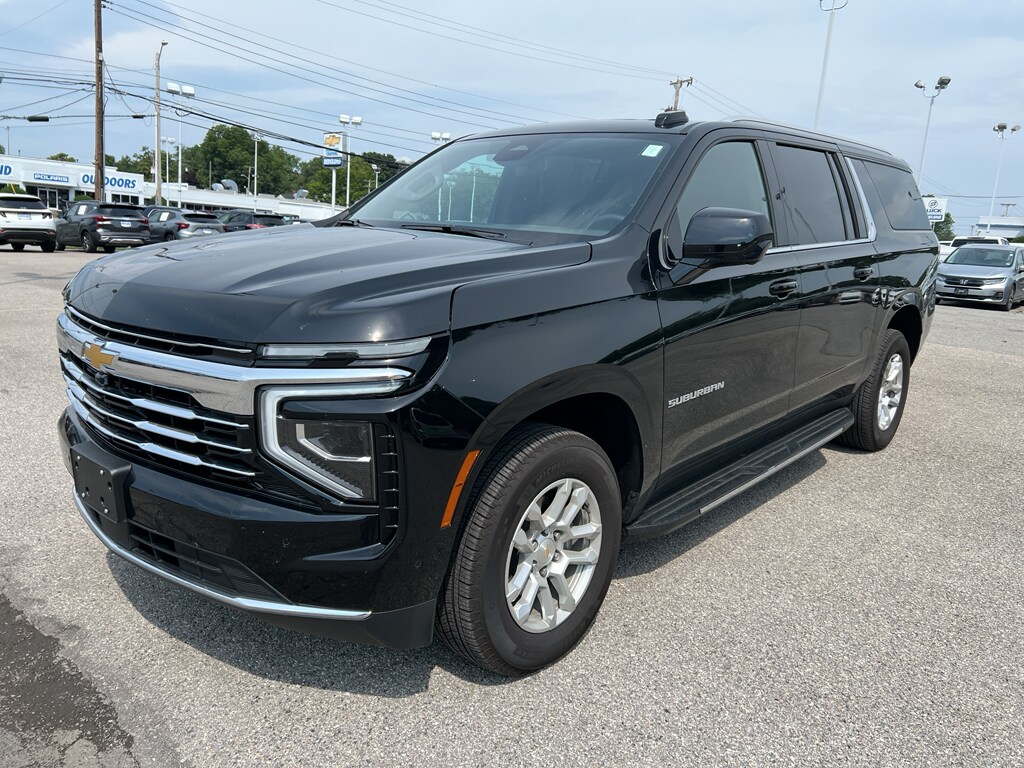 Used 2025 Chevrolet Suburban LT Sport Utility