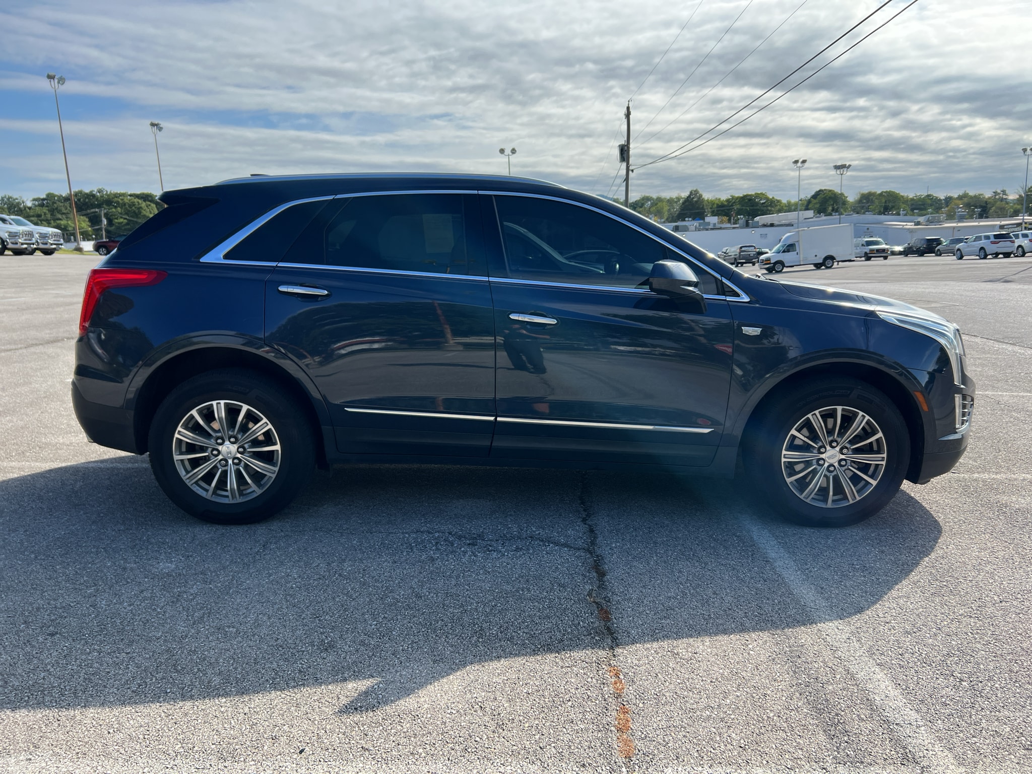 Used 2019 Cadillac XT5 Luxury with VIN 1GYKNDRS4KZ145492 for sale in Bedford, VA
