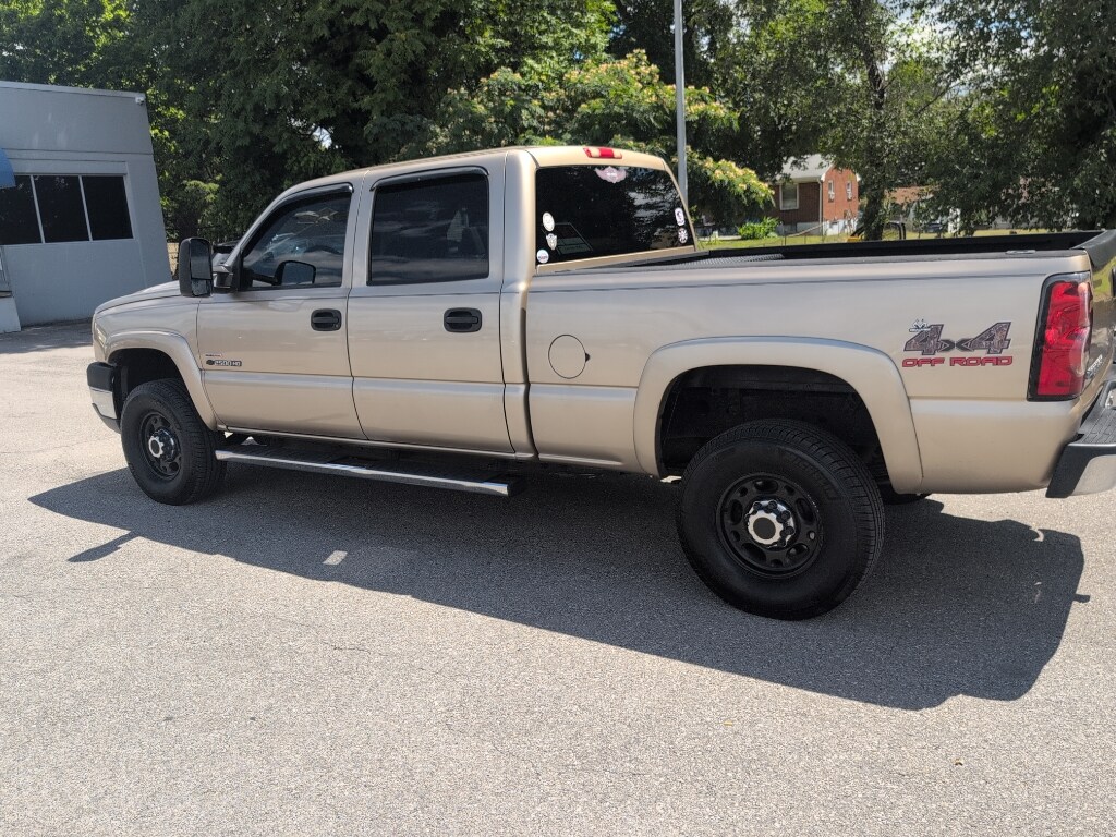 Used 2005 Chevrolet Silverado LS Crew Cab