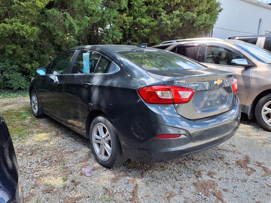 2018 Chevrolet Cruze LT photo 4