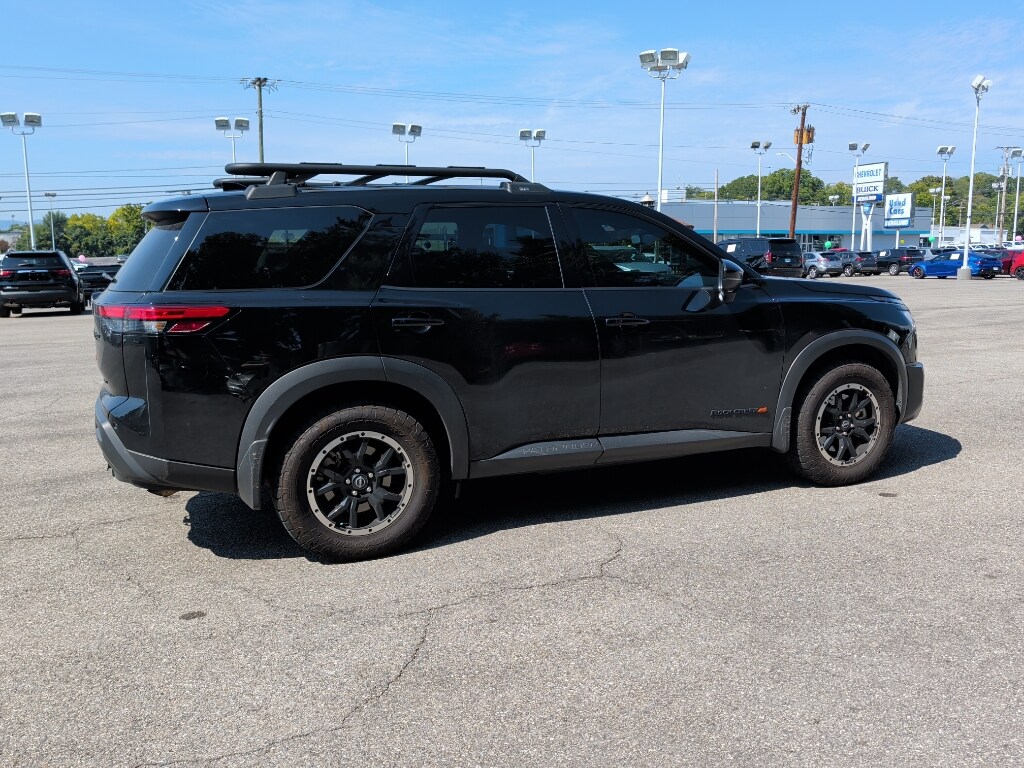 2024 Nissan Pathfinder Rock Creek photo 2