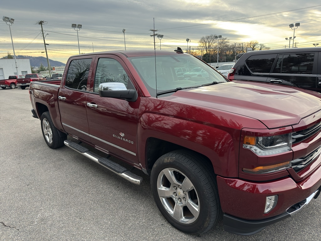 Used 2016 Chevrolet Silverado LT Crew Cab