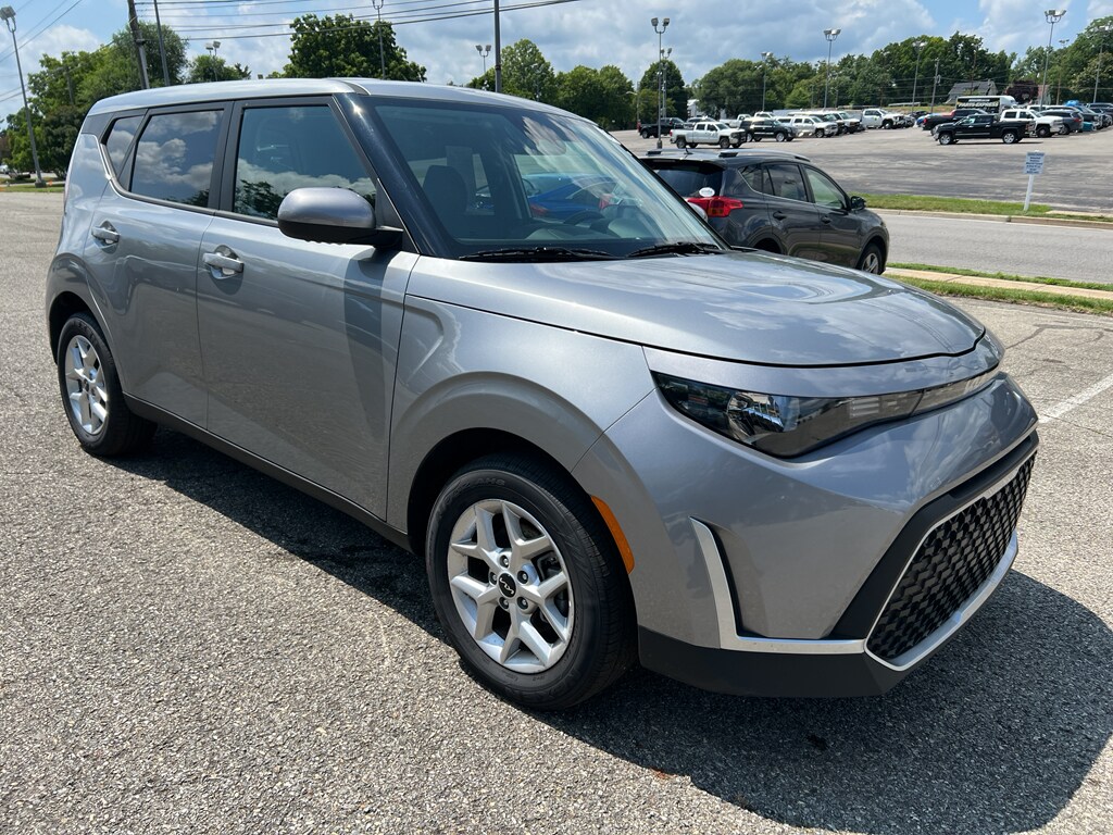 Used 2025 Kia Soul Wagon