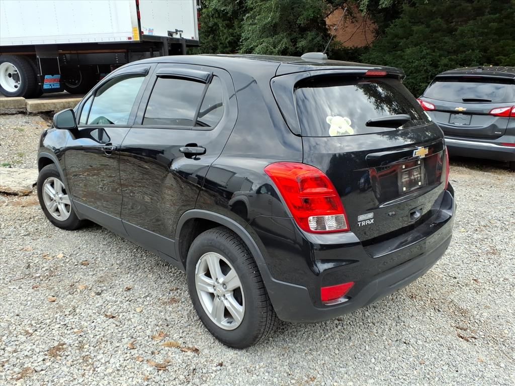 2020 Chevrolet Trax LS photo 3
