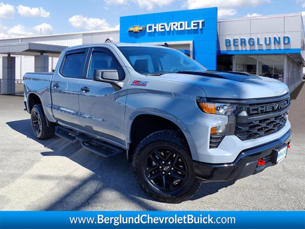 Used 2025 Chevrolet Silverado Custom Trail Boss Crew Cab