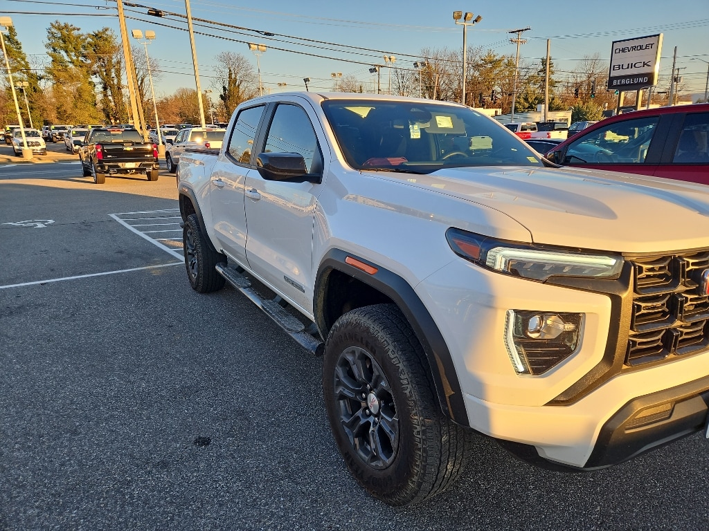 2023 GMC Canyon Elevation's photo