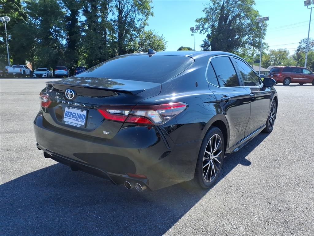 2023 Toyota Camry SE photo 4