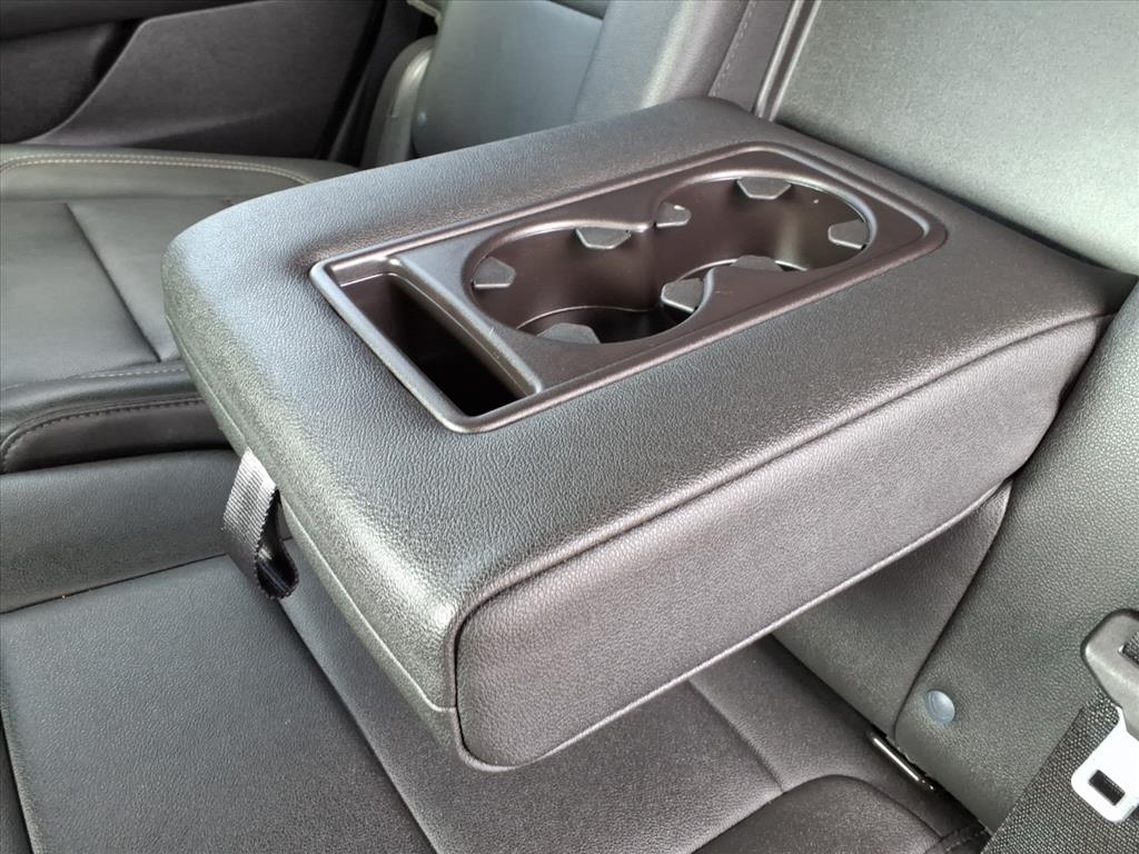 2022 GMC Yukon SLT - Photo 18