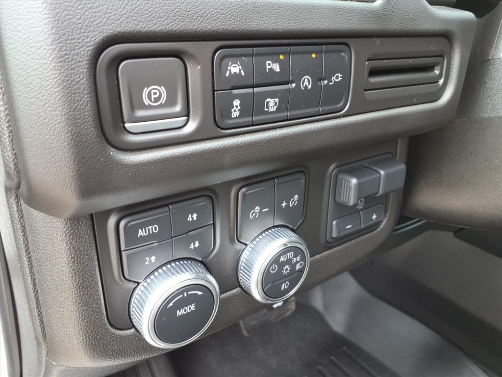 2022 GMC Yukon SLT - Photo 23