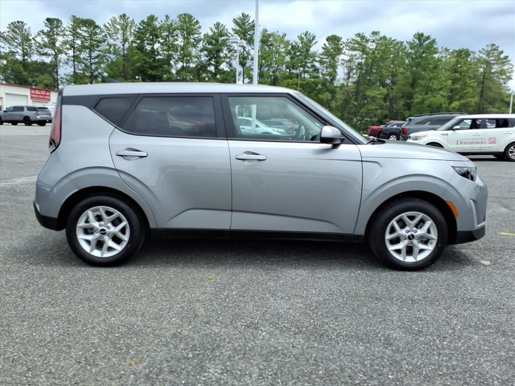Used 2025 Kia Soul LX Hatchback