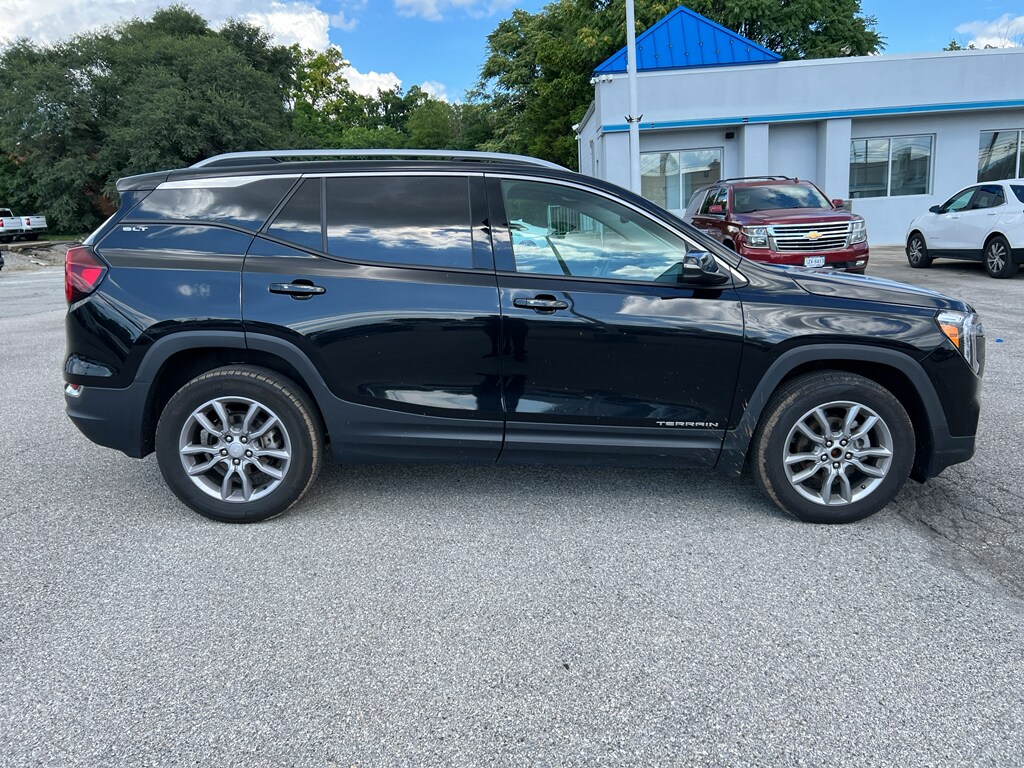 Used 2024 GMC Terrain SLT Wagon