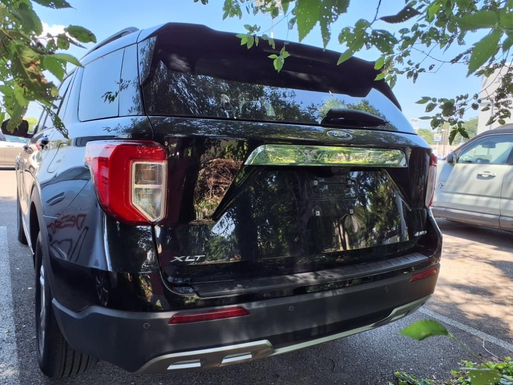 2023 Ford Explorer XLT photo 4