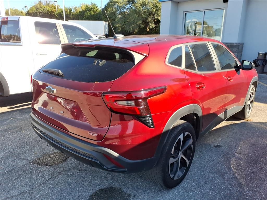 2024 Chevrolet Trax photo 3