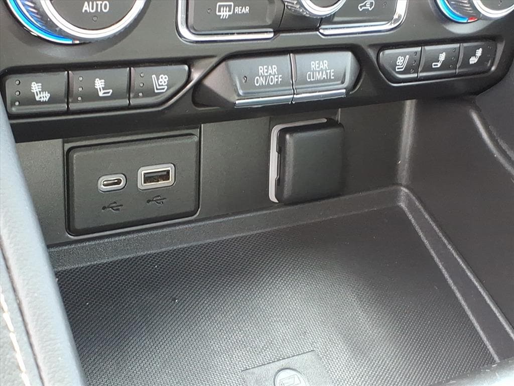 2022 GMC Yukon SLT - Photo 33