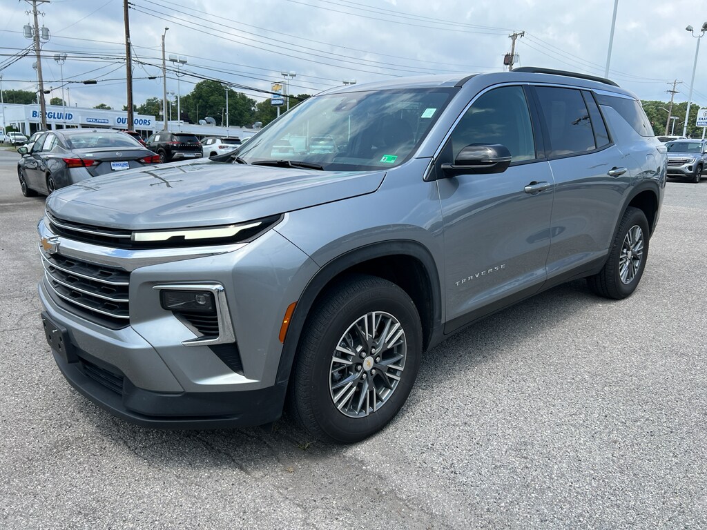 Used 2026 Chevrolet Traverse LT Wagon