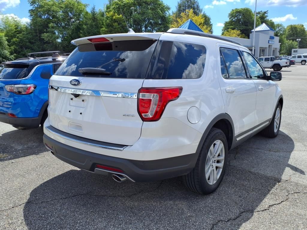 2018 Ford Explorer XLT photo 3