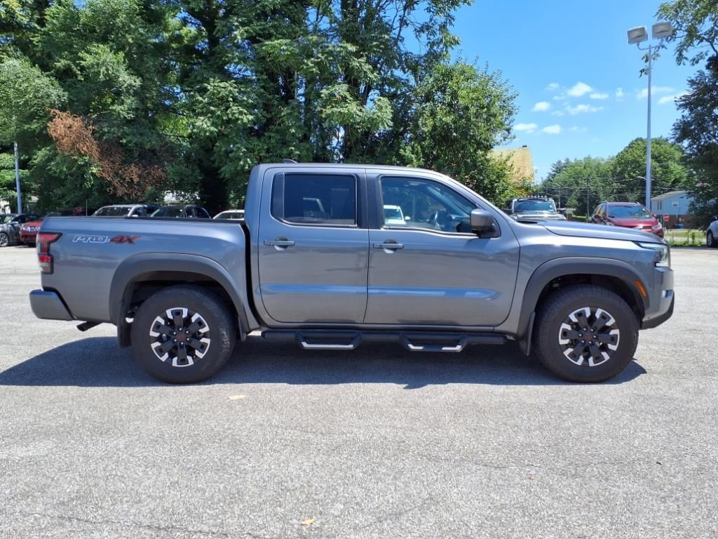 2023 Nissan Frontier PRO-4X Crew Cab photo 2