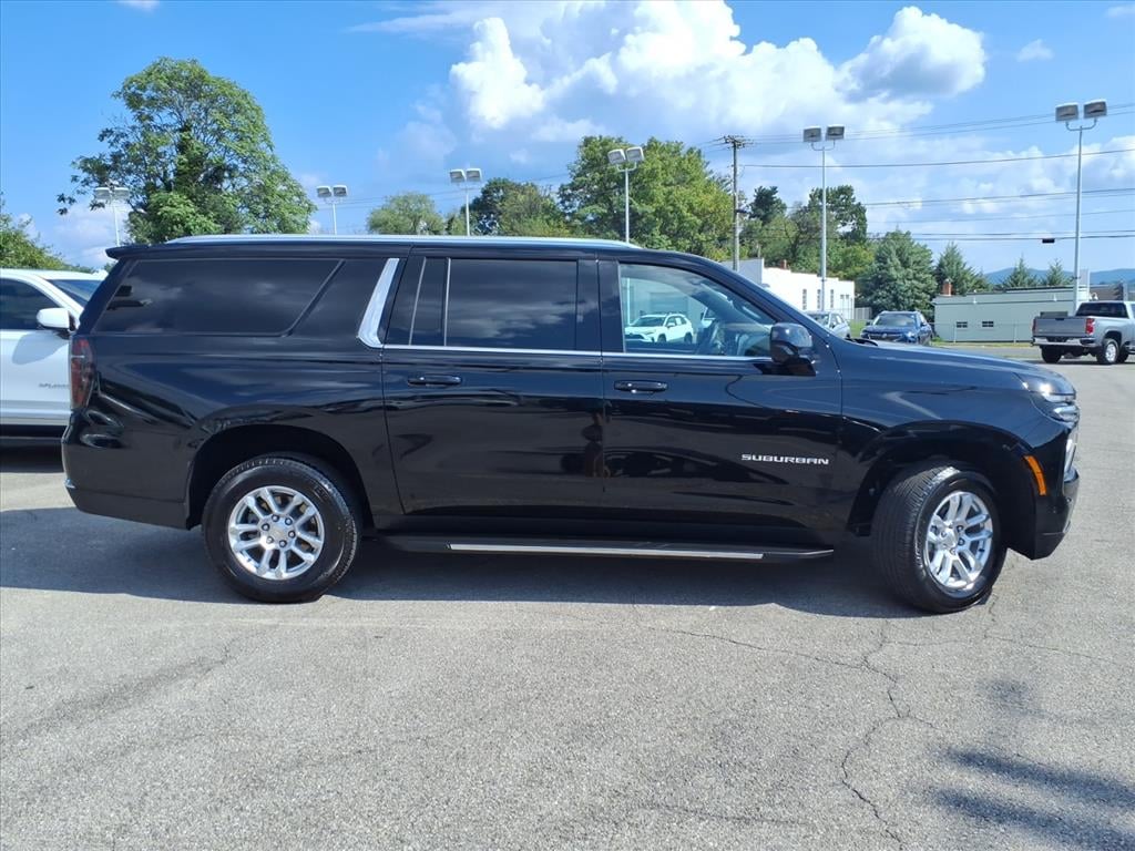 Certified 2025 Chevrolet Suburban LT Sport Utility