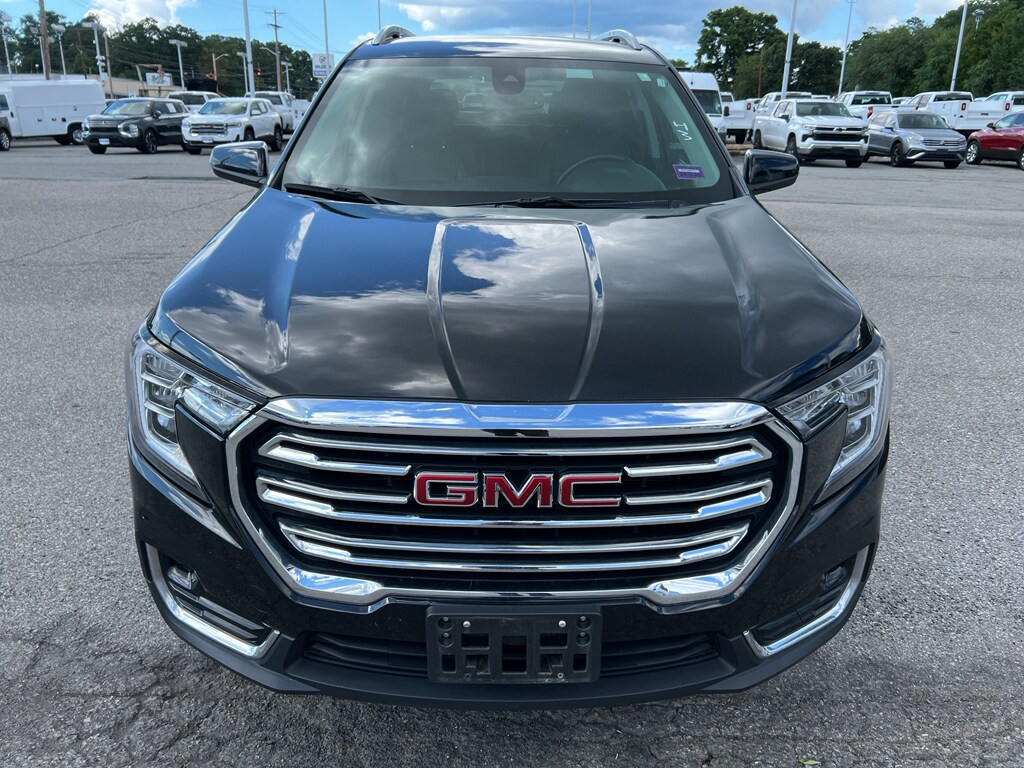 Used 2024 GMC Terrain SLT Wagon