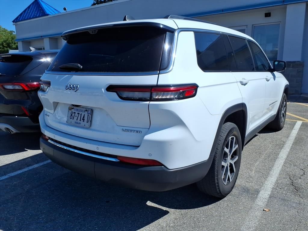 2024 Jeep Grand Cherokee Limited photo 3