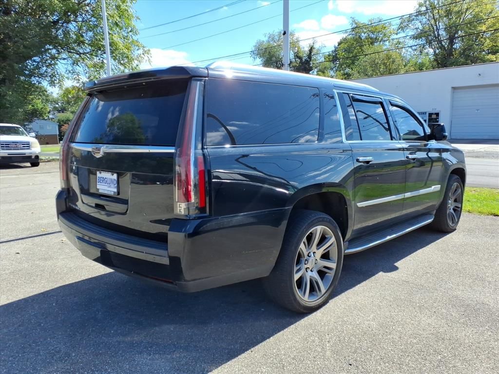 2016 Cadillac Escalade ESV Luxury photo 4