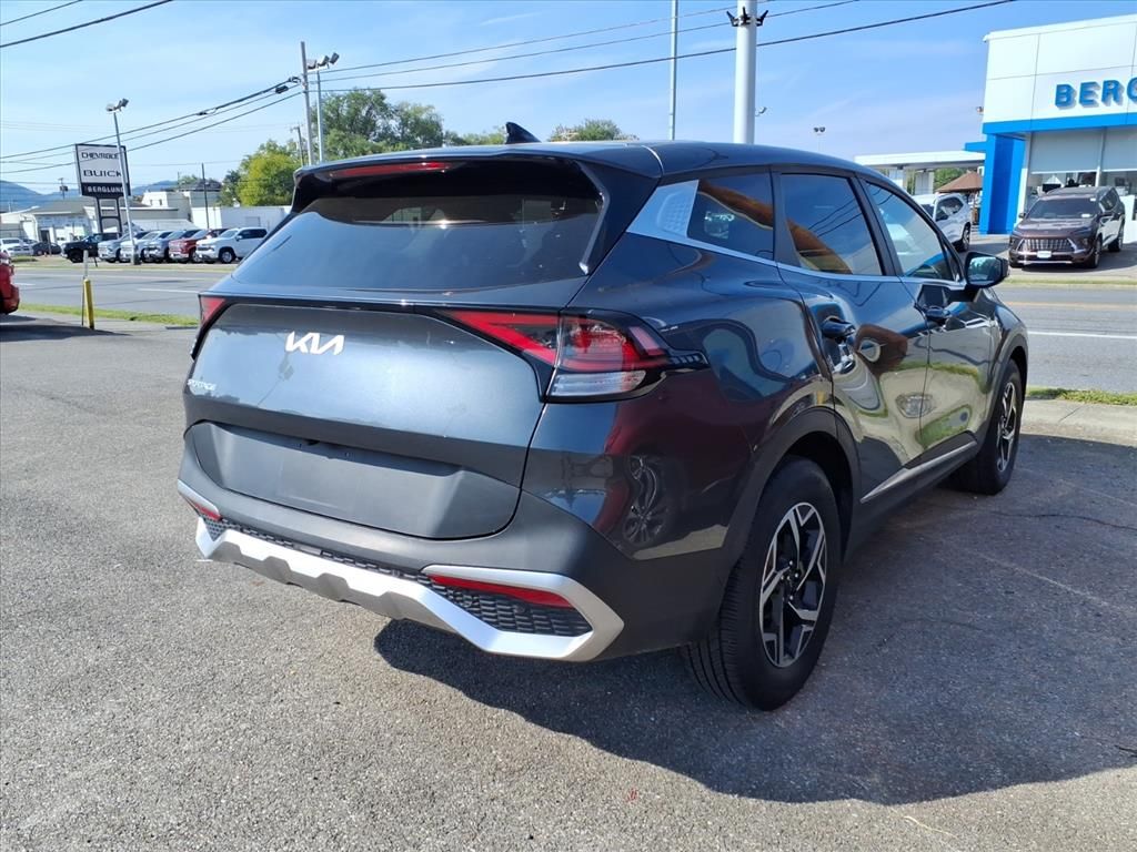 2024 Kia Sportage LX photo 3