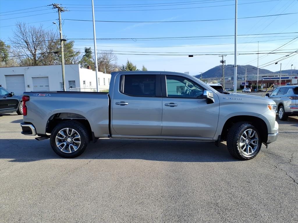 Used 2025 Chevrolet Silverado LT-L Cab; Crew