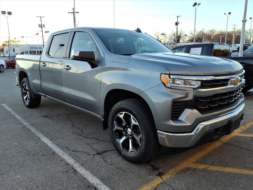 Used 2023 Chevrolet Silverado LT Cab; Crew